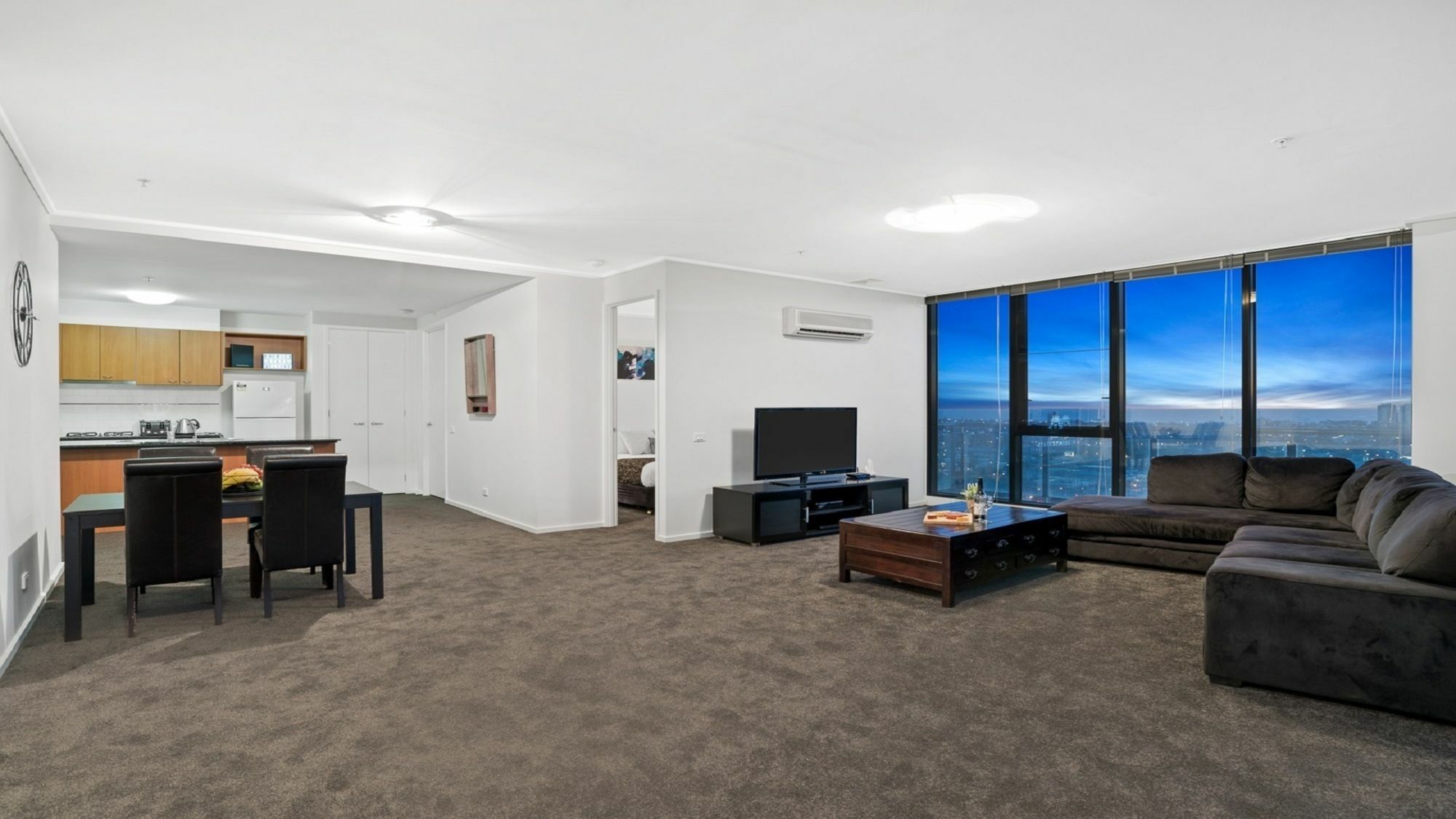 Premier Stays Melbourne